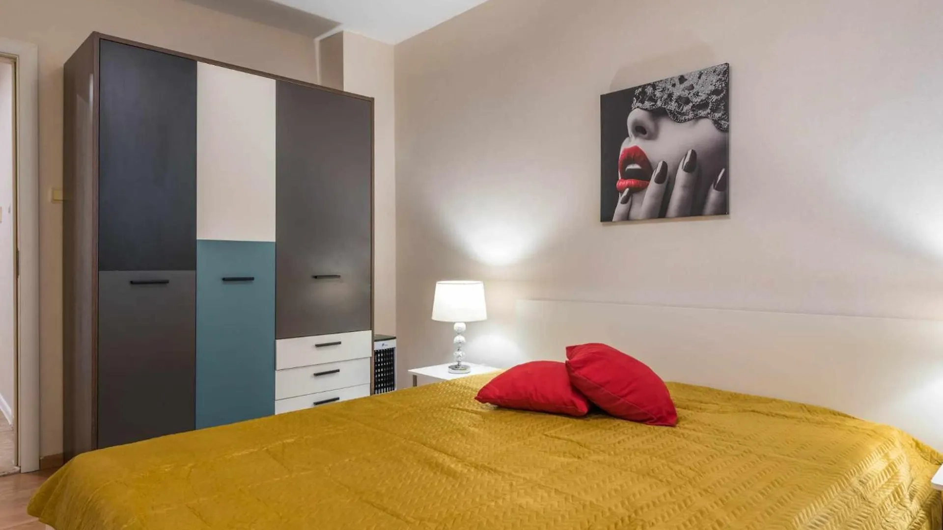 Red Velvet Apartment Βάρνα
